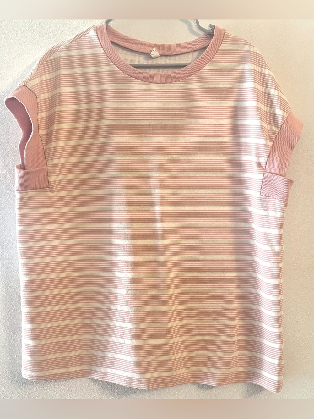 Evaless Women's Pink White Striped Short Sleeve Knit Top Size XL Ribbed Hem - Picture 2 of 7